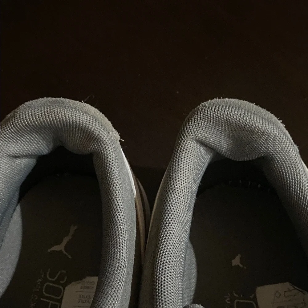 Puma Sneakers in Gray and White. Women’s size 9.5. - Picture 11 of 11